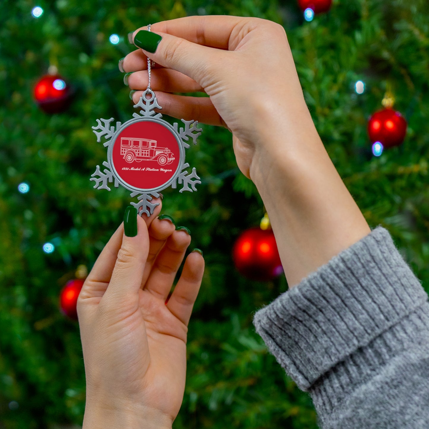 1931 Station Wagpon Snowflake Ornament