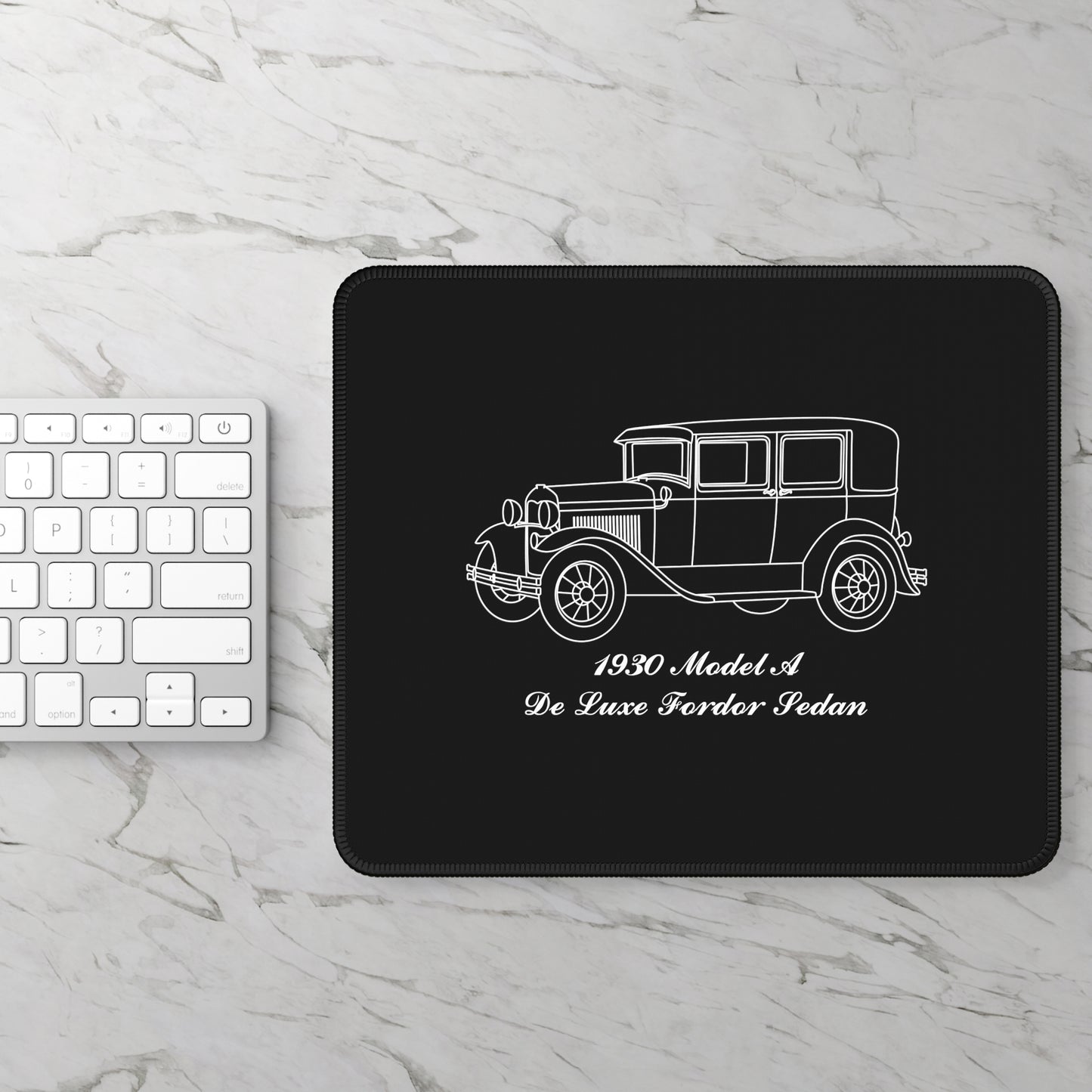 1930 De Luxe Fordor Sedan Mouse Pad