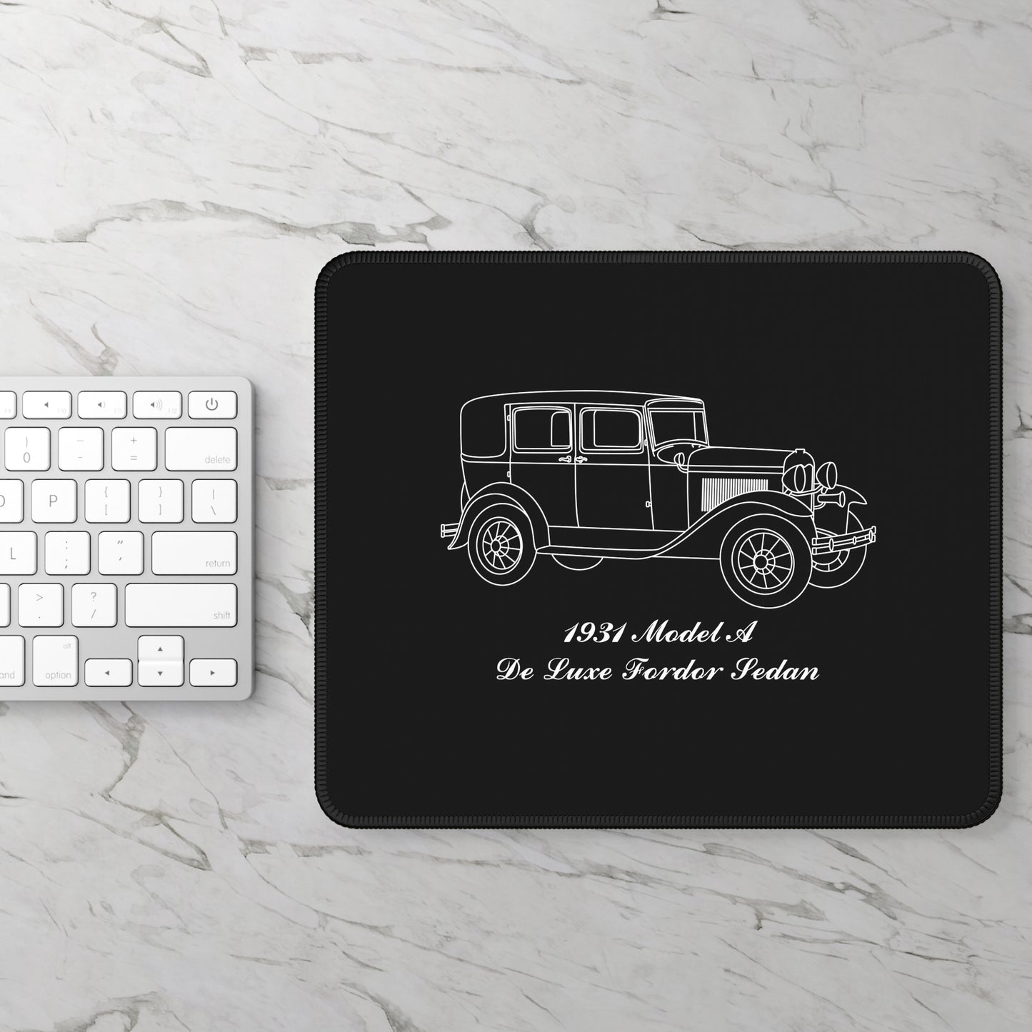 1931 De Luxe Fordor Sedan Mouse Pad